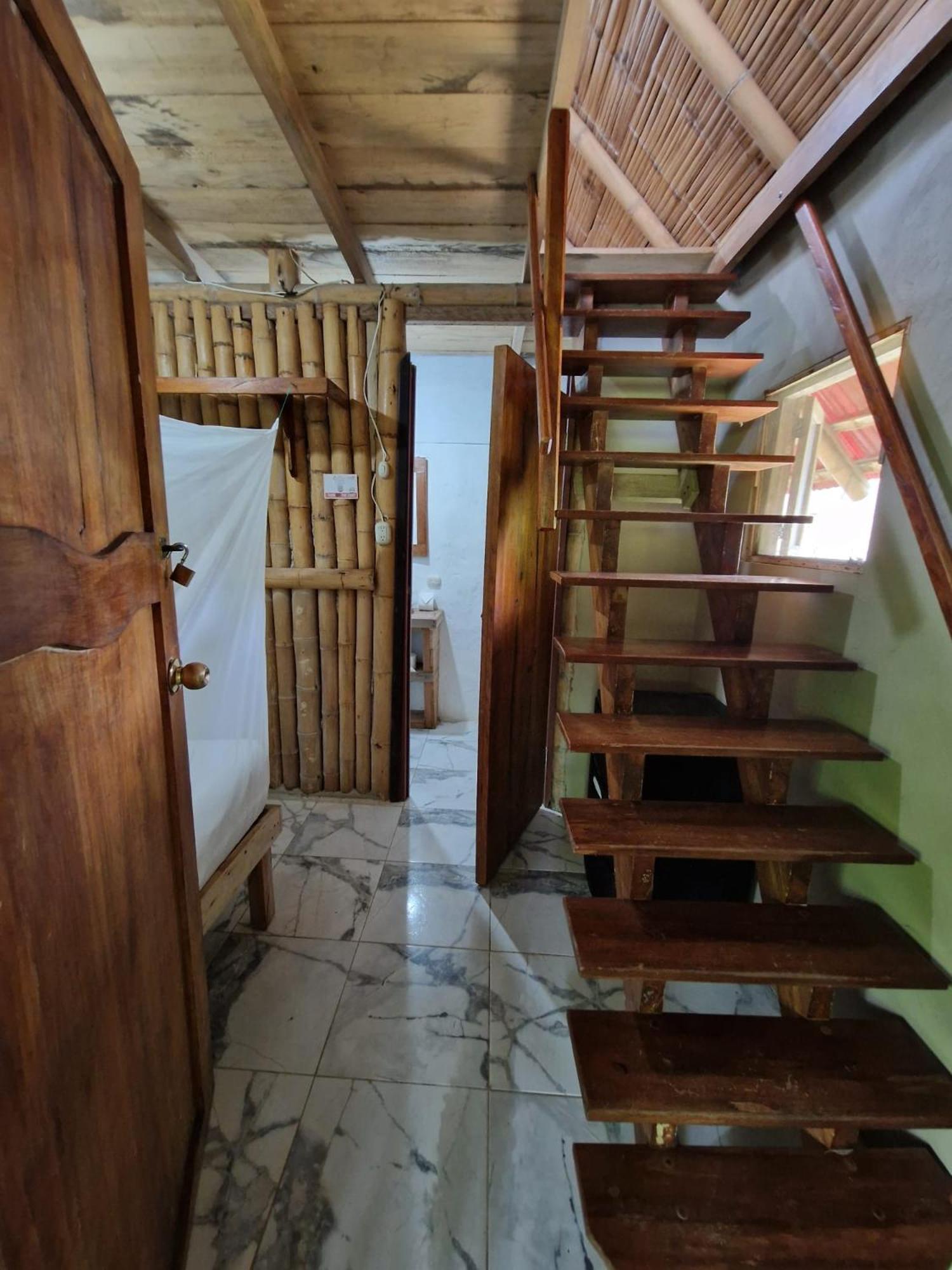 מונטניטה Kamala Surf & Backpacker Hostel מראה חיצוני תמונה