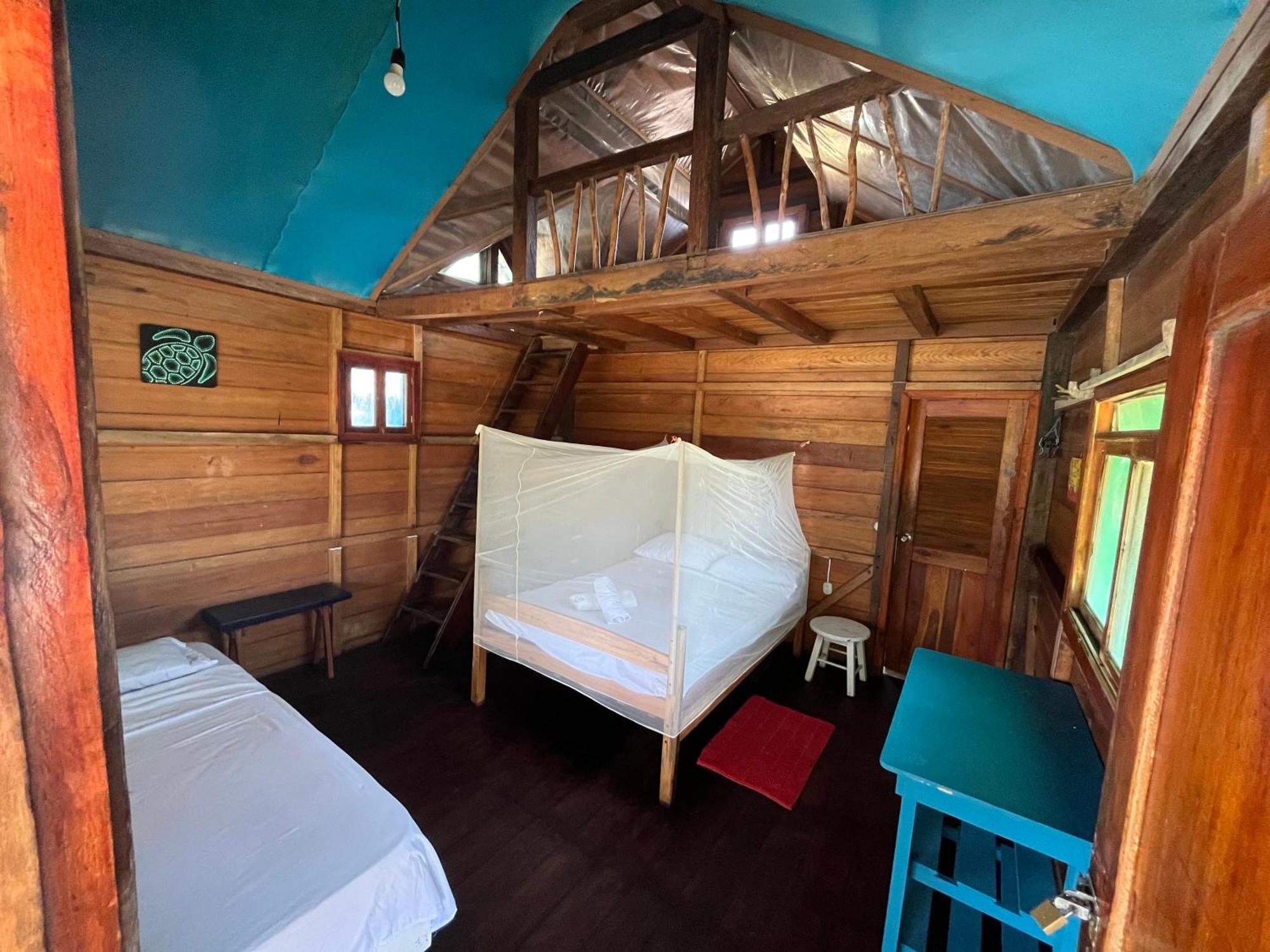 מונטניטה Kamala Surf & Backpacker Hostel מראה חיצוני תמונה